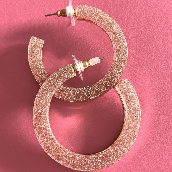 Women’s Hoop earrings, one side beautiful pinkish sparkle, other side gold. - Picture 15 of 16